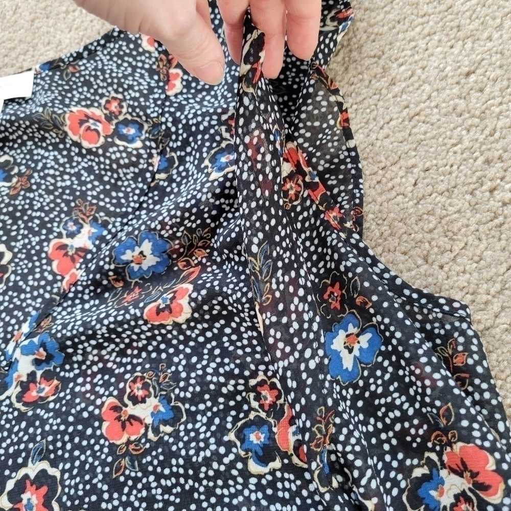 Motherhood Maternity black floral sheer flutter sleeve tank size M - Picture 7 of 7
